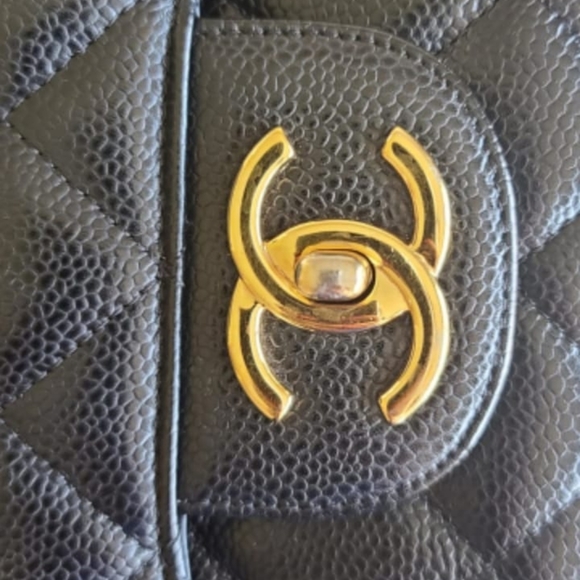 CHANEL 2011 Timeless Maxi Jumbo shoulder bag - Picture 5 of 13